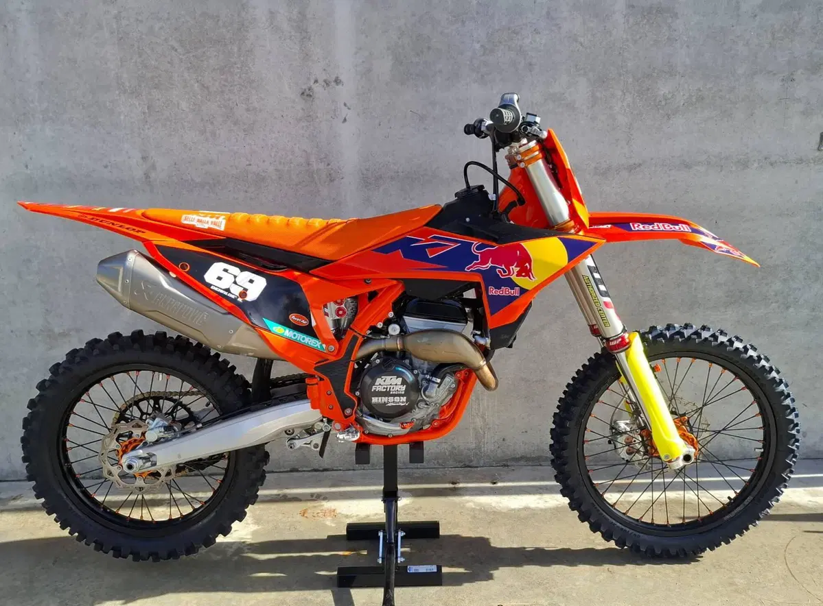 KTM 250 SX-F Factory Edition (2026) (2)
