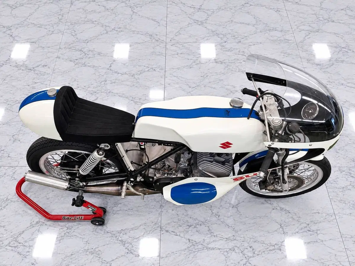 Suzuki TITAN 500 PISTA (9)