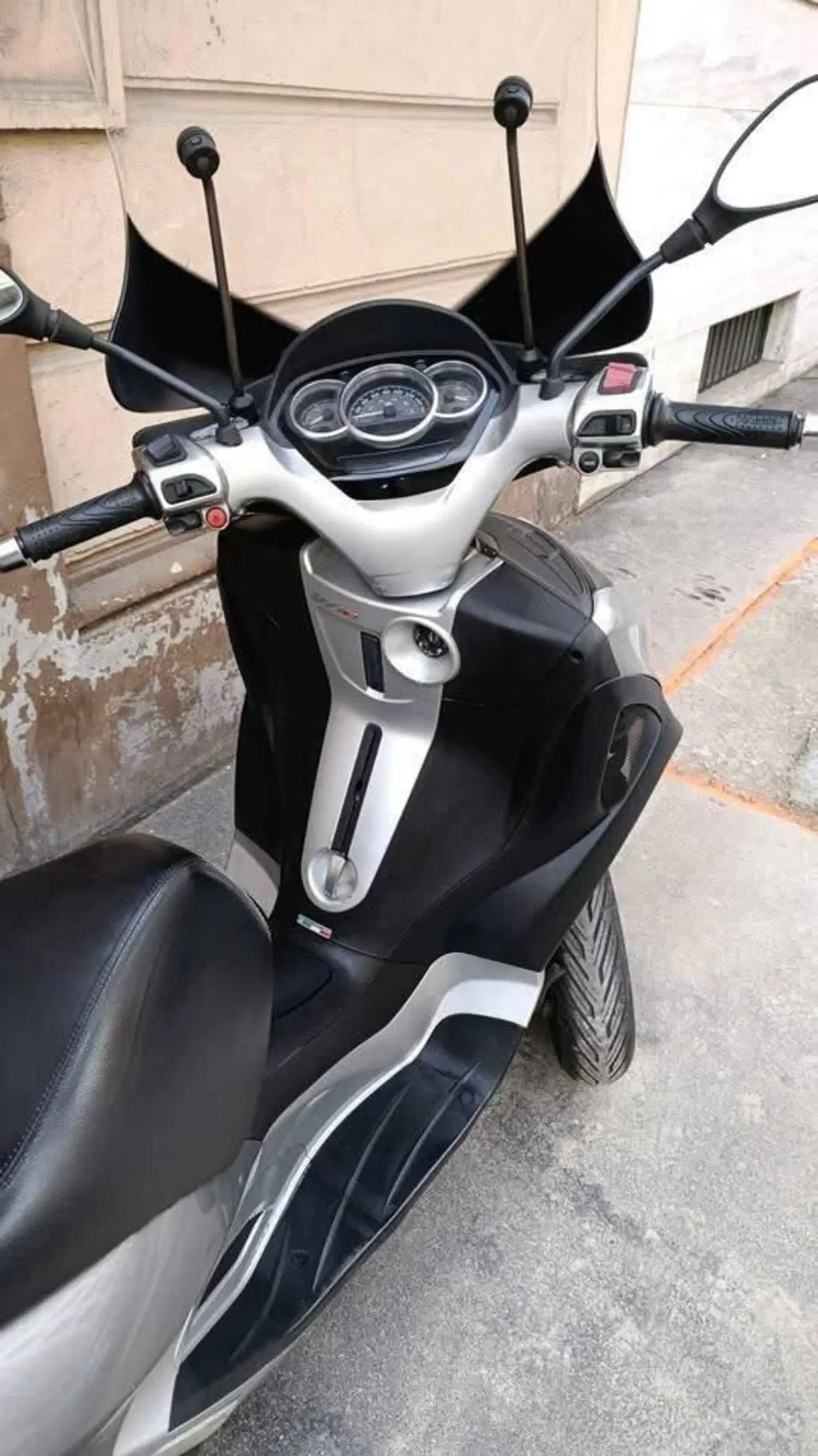 Piaggio Mp3 300 ie Yourban LT (2011 - 16) (2)