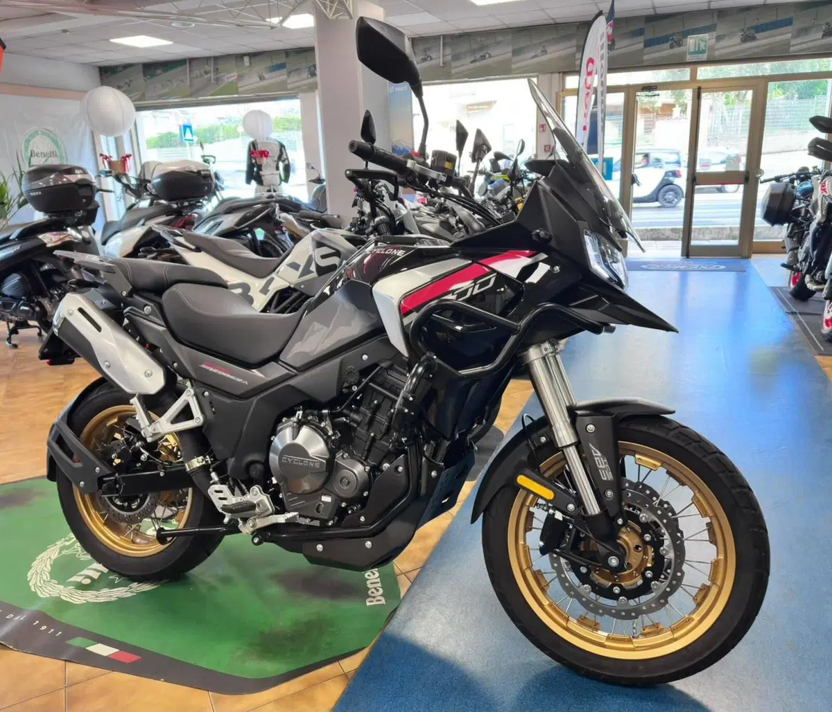 Cyclone RX600 (2025 - 26) (4)