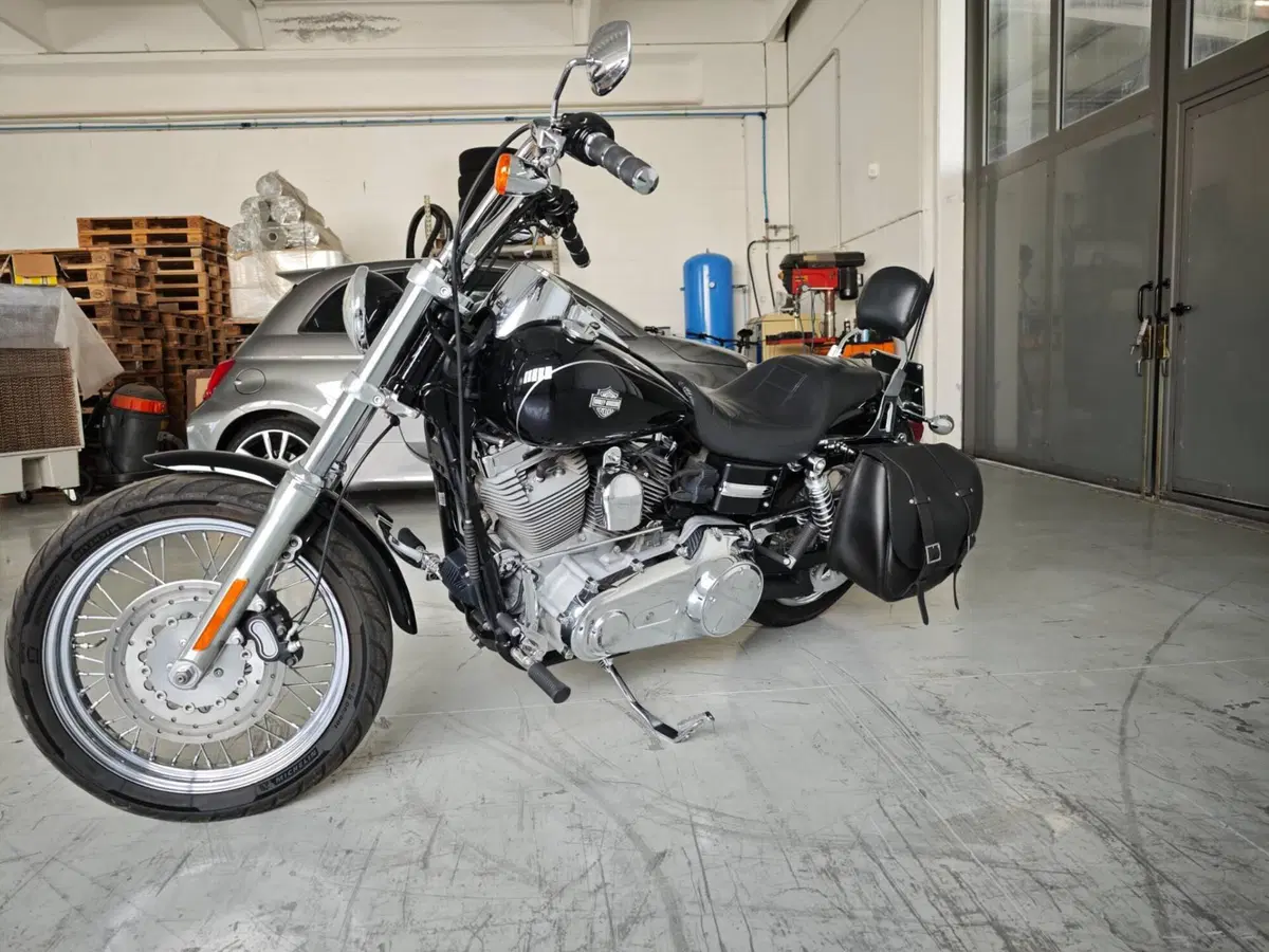 Harley-Davidson 1584 Super Glide Custom (2008 - 13) - FXDC (4)