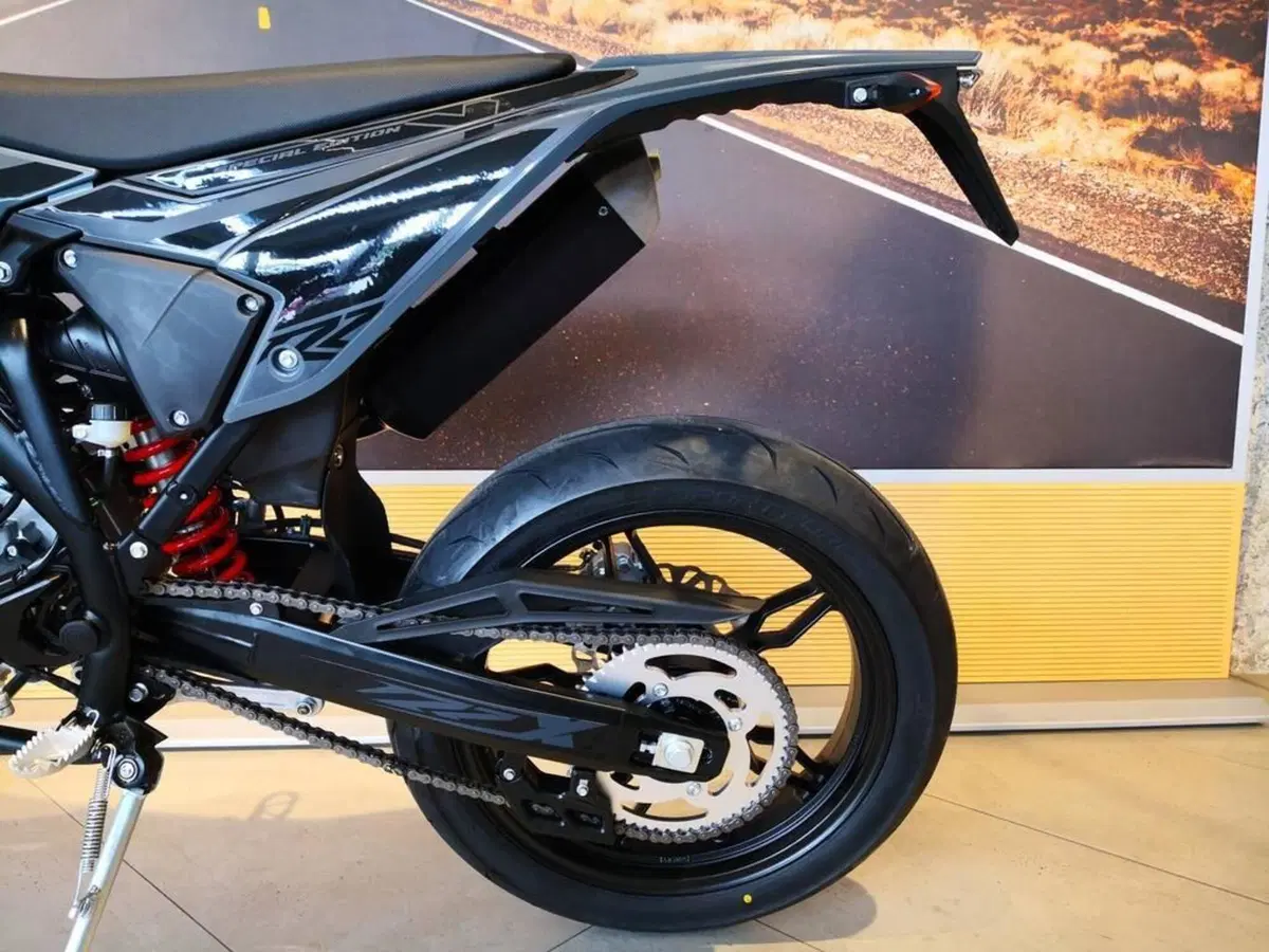Betamotor RR 125 4T Motard T - X Special Edition (2025 - 26) (9)