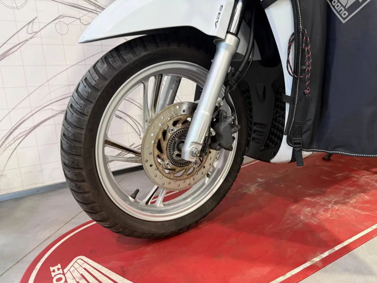Honda SH 125i (2017 - 19) (9)