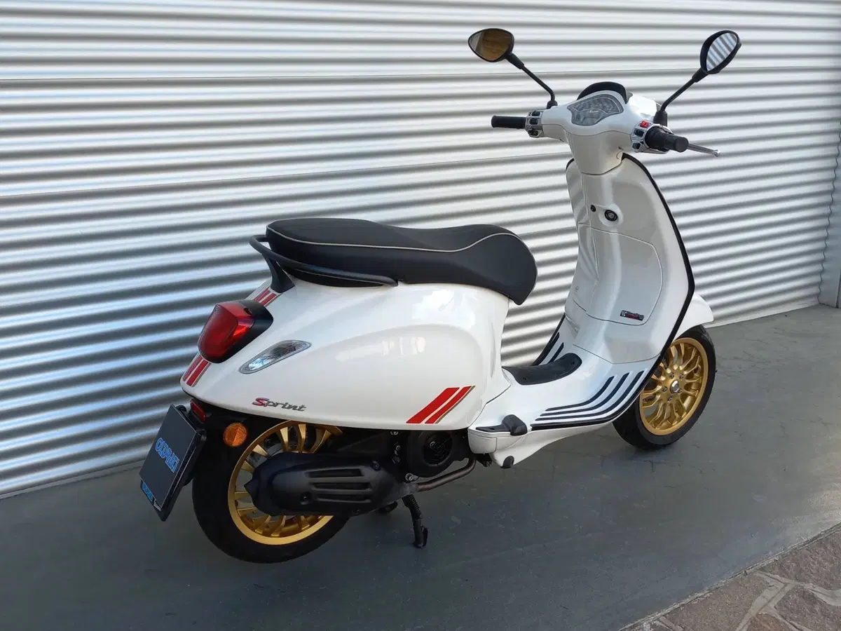 Vespa Sprint 125 3V Racing Sixties (2021 - 22) (4)