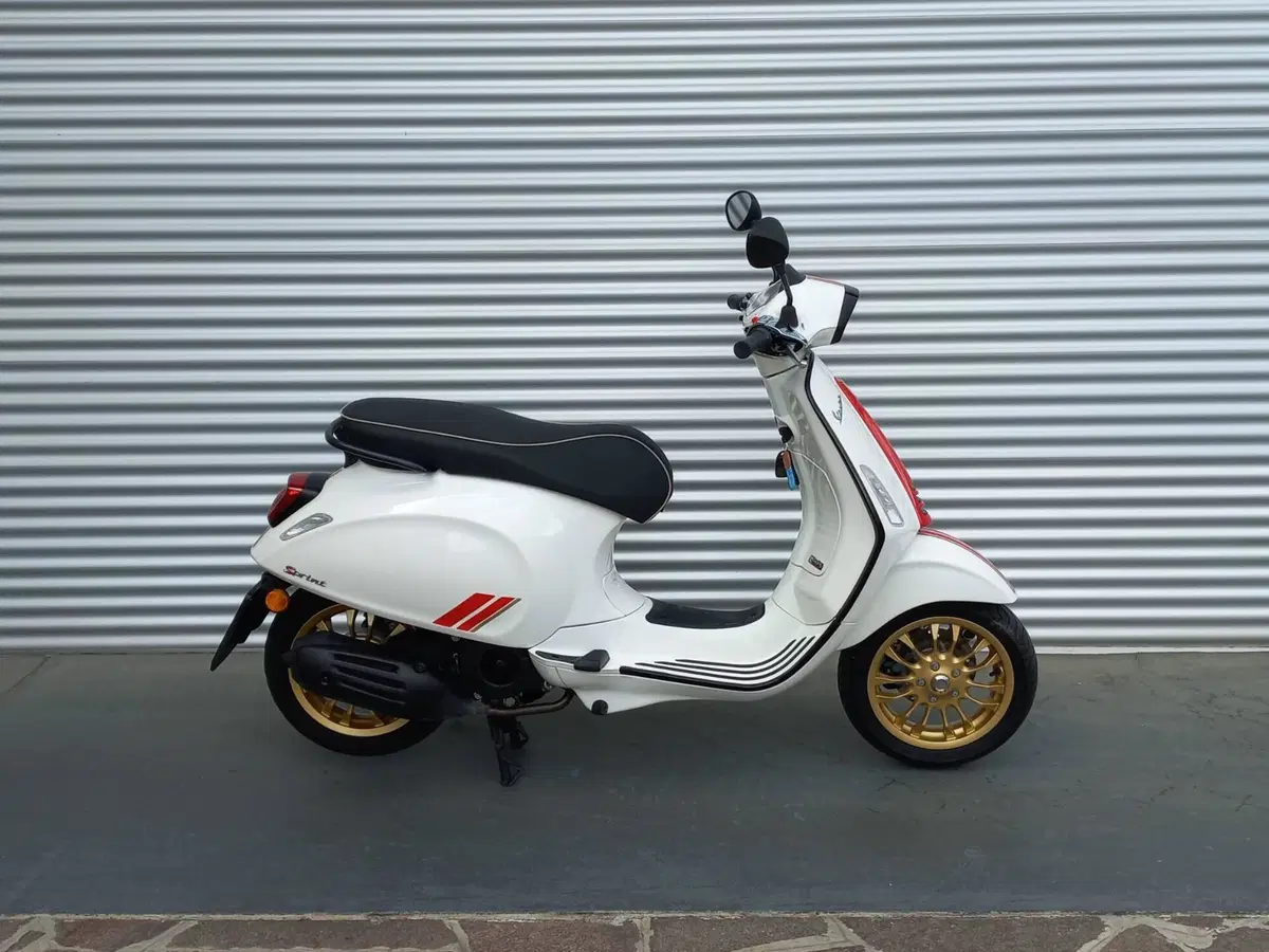 Vespa Sprint 125 3V Racing Sixties (2021 - 22) (3)