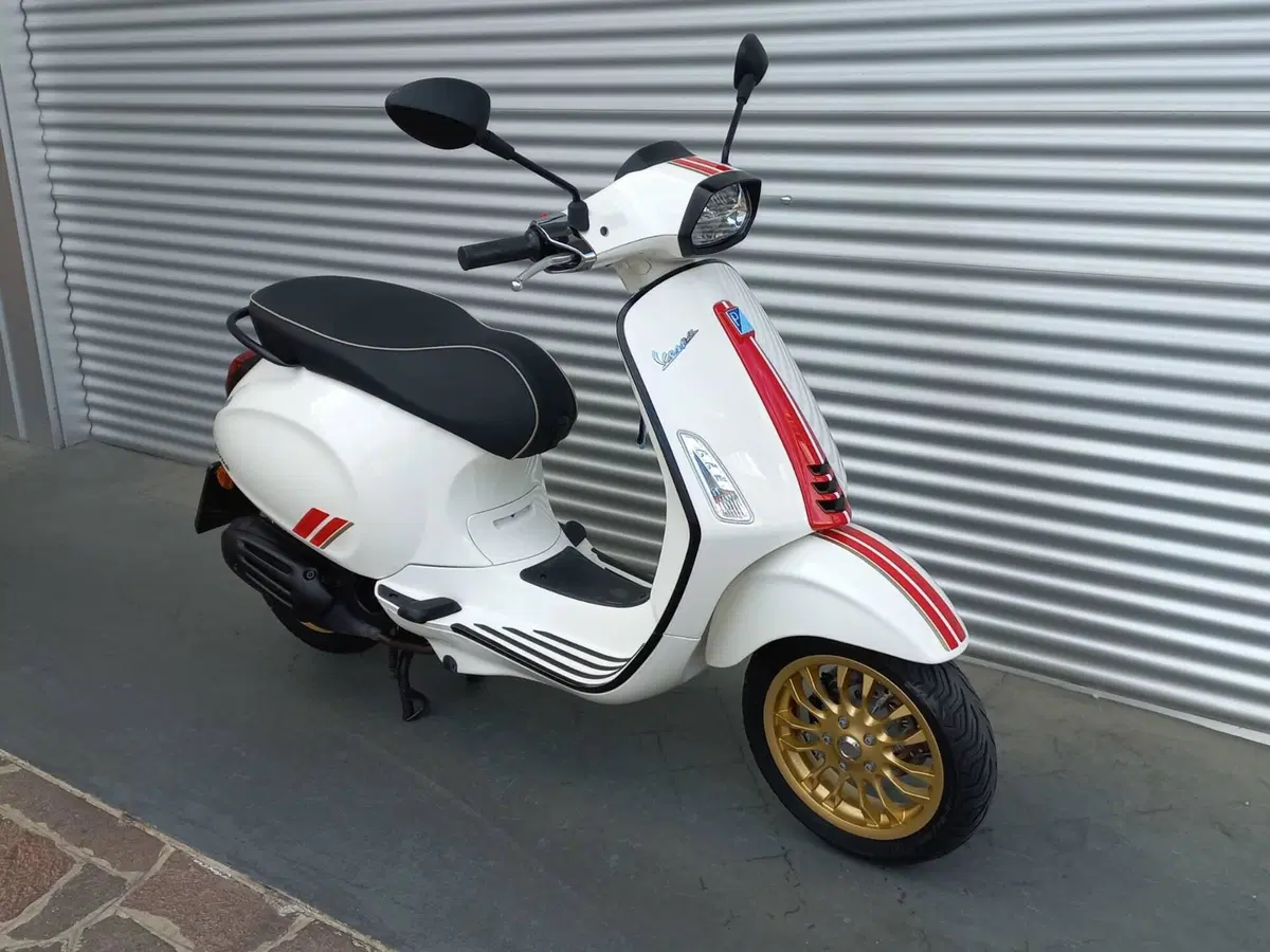 Vespa Sprint 125 3V Racing Sixties (2021 - 22) (2)