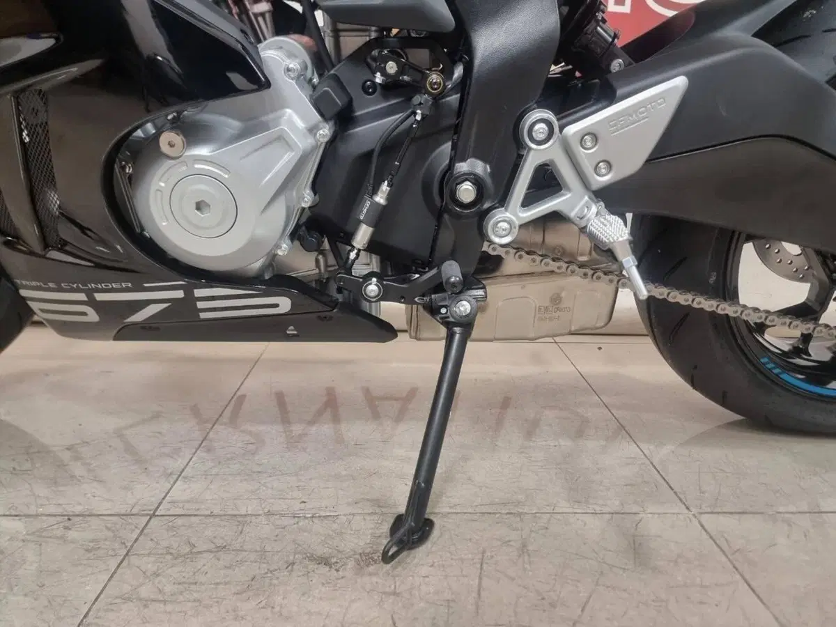 CFMOTO 675SR-R (2025 - 26) (6)