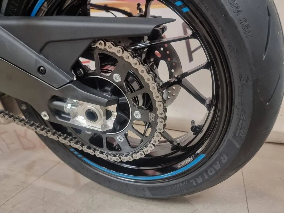 CFMOTO 675SR-R (2025 - 26) (9)