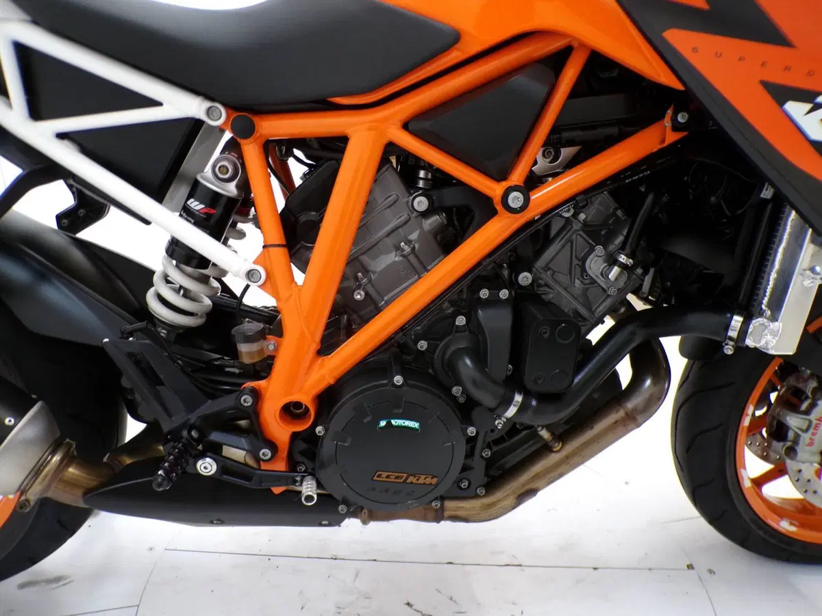 KTM 1290 Super Duke R ABS (2014 - 16) (8)