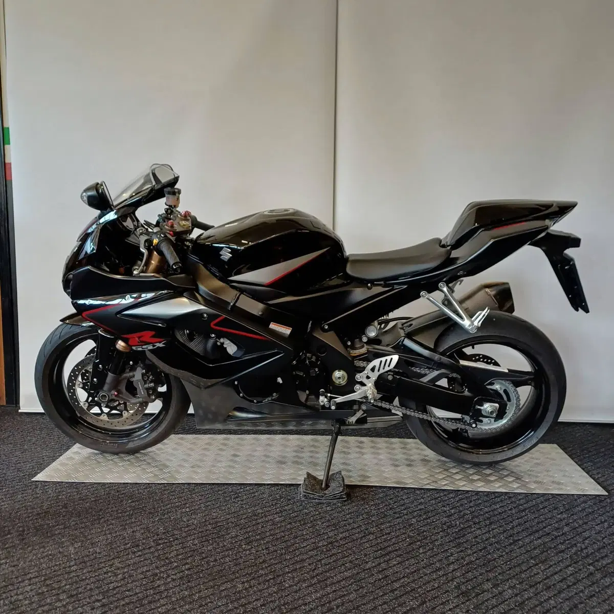Suzuki GSX-R1000 (2005 - 06) (2)