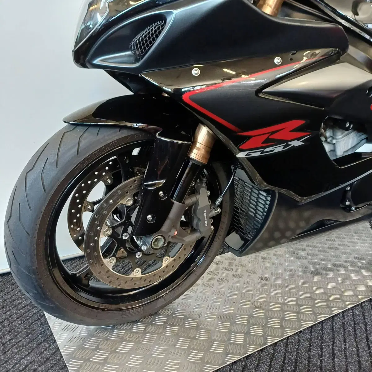 Suzuki GSX-R1000 (2005 - 06) (10)