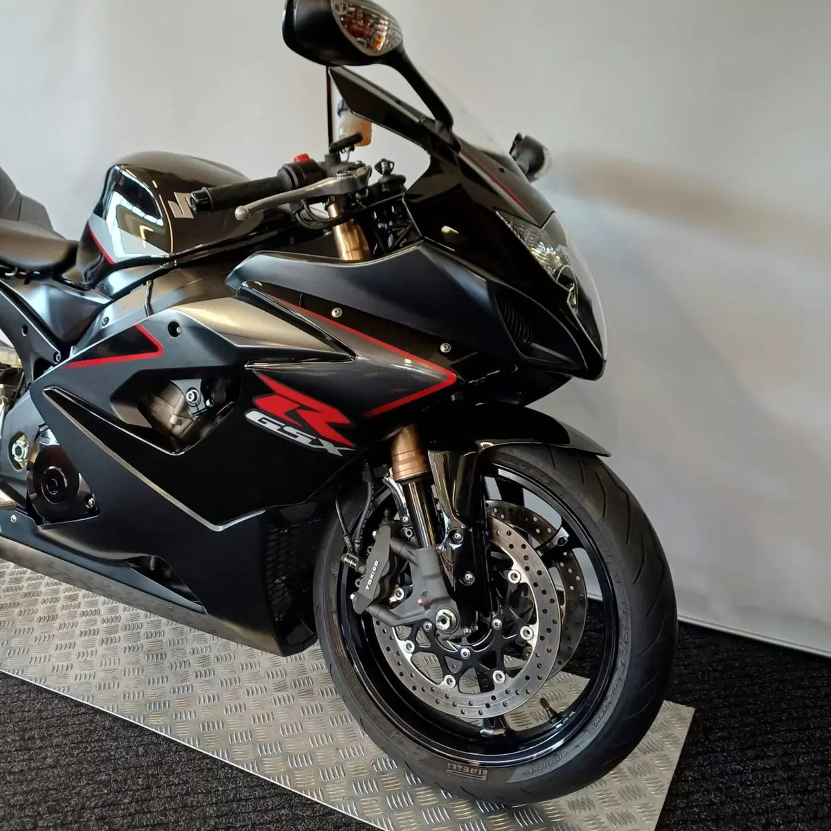 Suzuki GSX-R1000 (2005 - 06) (14)