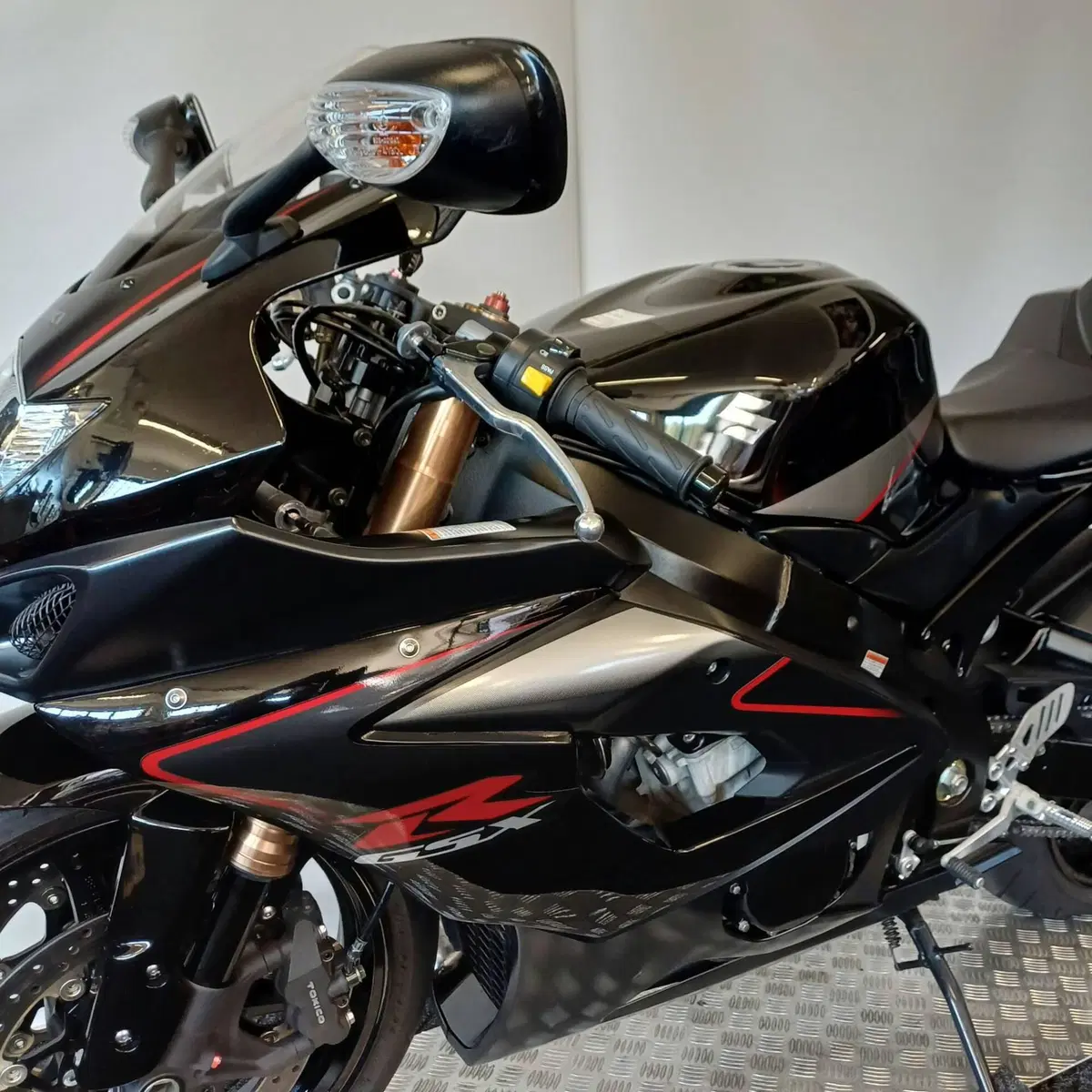 Suzuki GSX-R1000 (2005 - 06) (15)