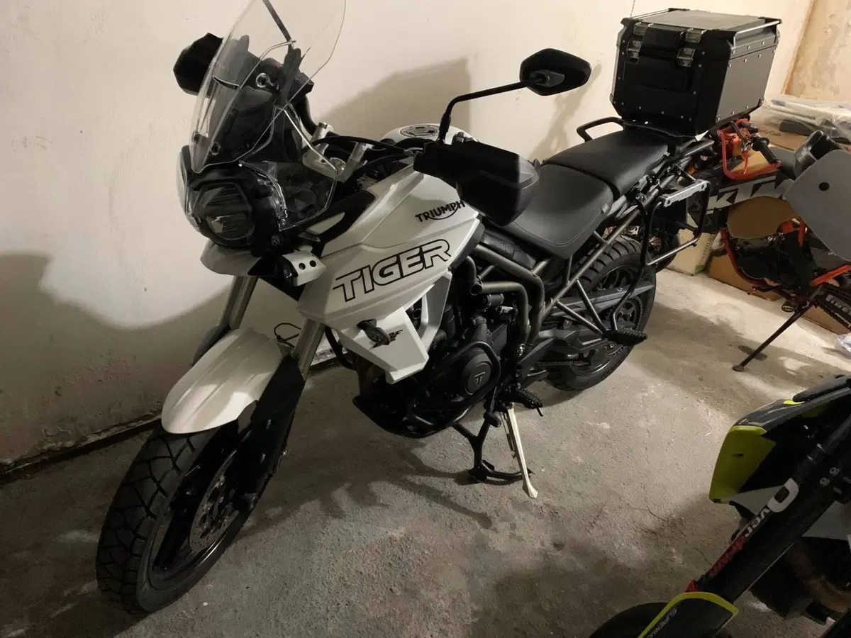 Triumph Tiger 800 XRt (2018 - 20) (2)