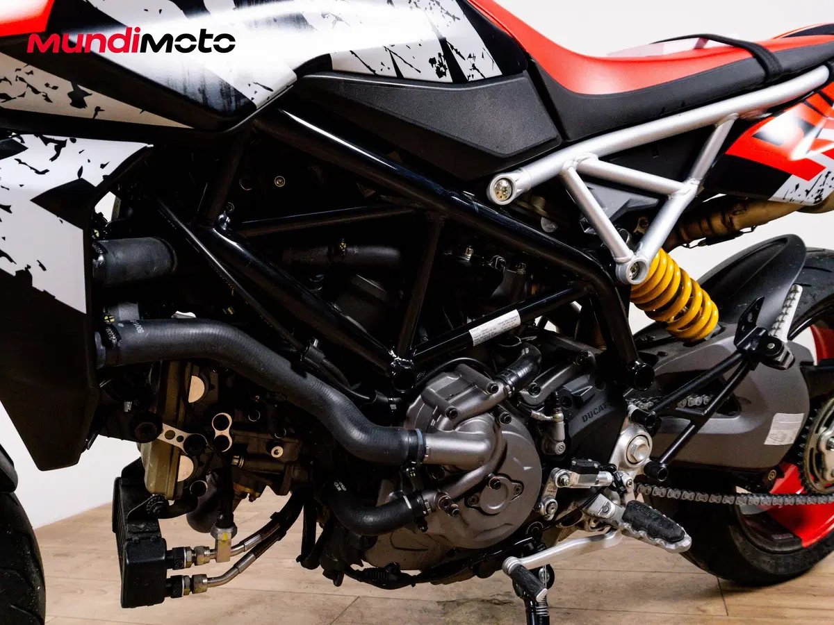 Ducati Hypermotard 950 RVE (2020) (9)
