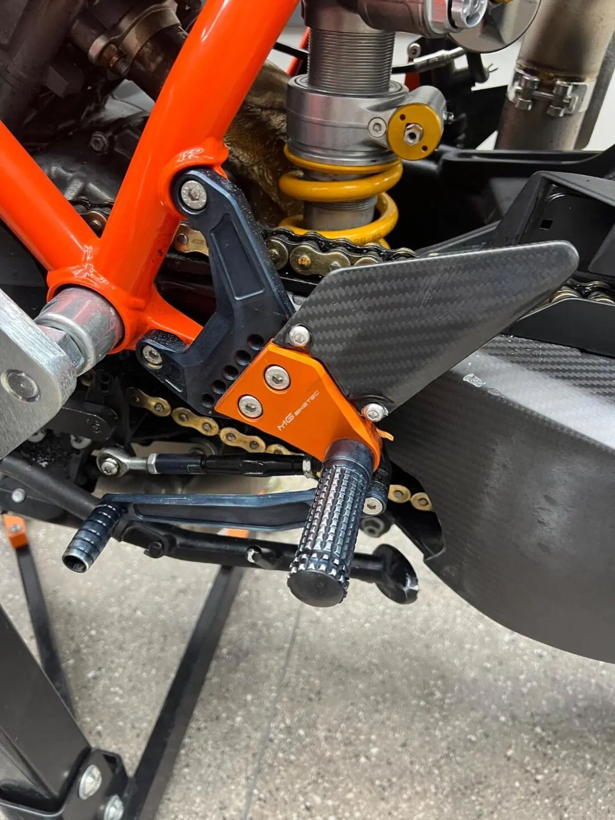 KTM 1290 Super Duke R (2021 - 23) (3)
