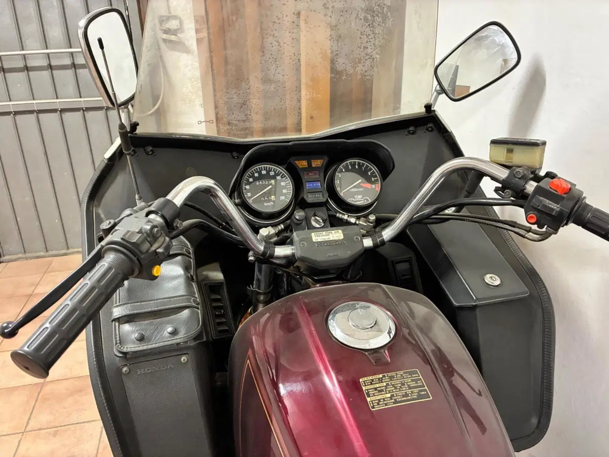 Honda GL500 (6)