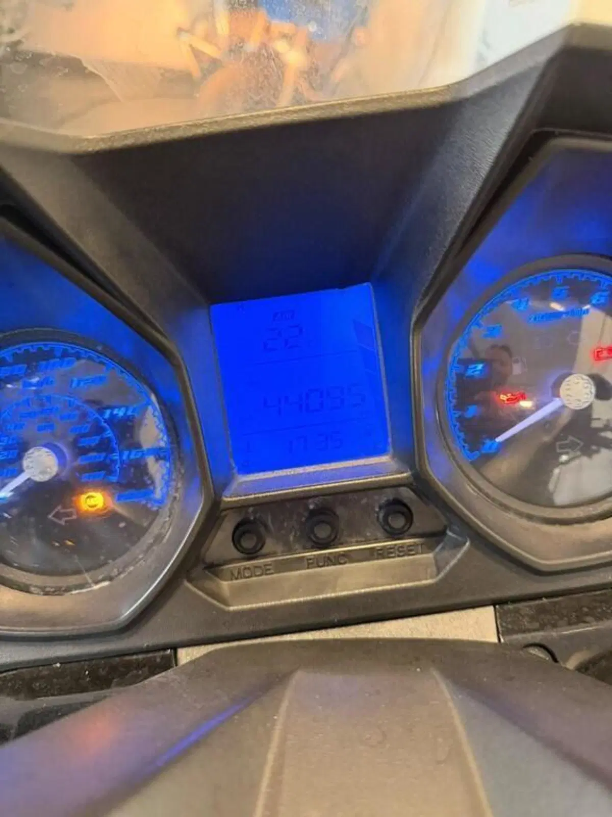 Kymco Downtown 350i ABS (2015 - 17) (4)