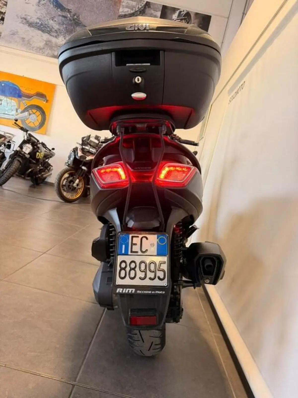 Kymco Downtown 350i ABS (2015 - 17) (2)