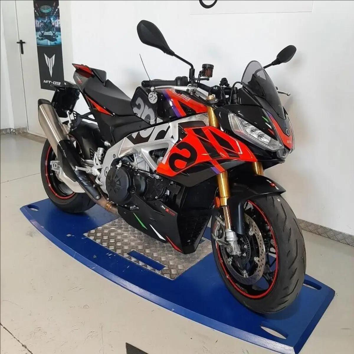 Aprilia Tuono V4 Factory (2021 - 24) (2)
