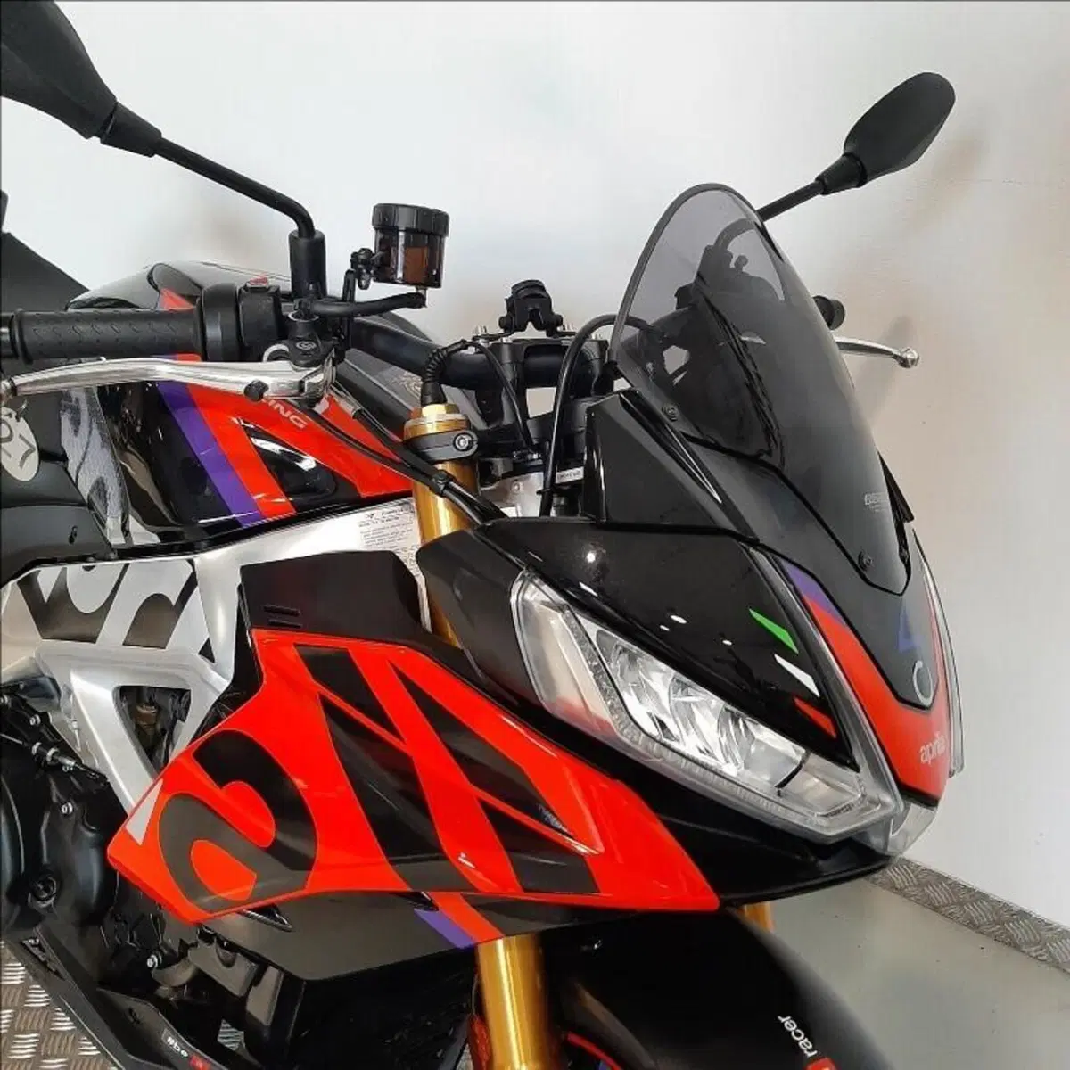 Aprilia Tuono V4 Factory (2021 - 24) (4)