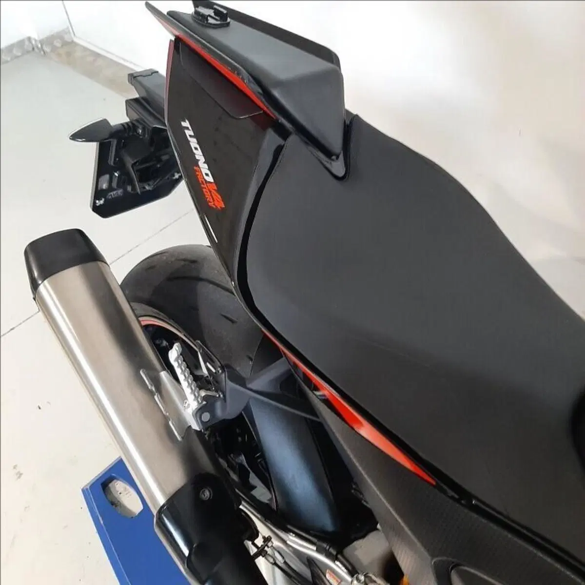 Aprilia Tuono V4 Factory (2021 - 24) (12)