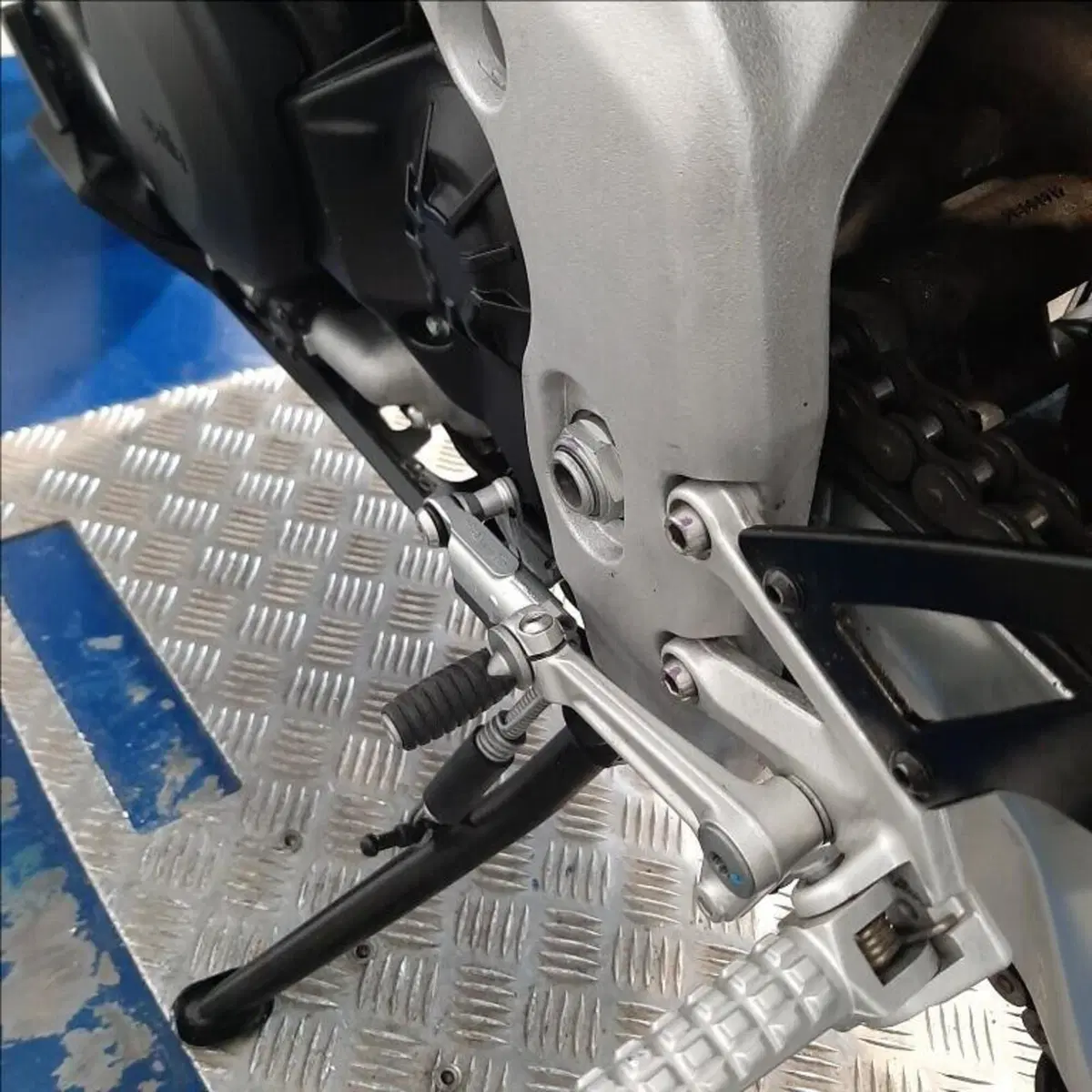 Aprilia Tuono V4 Factory (2021 - 24) (13)
