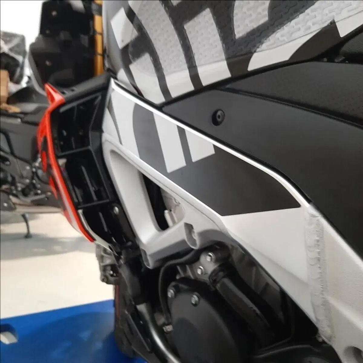 Aprilia Tuono V4 Factory (2021 - 24) (15)
