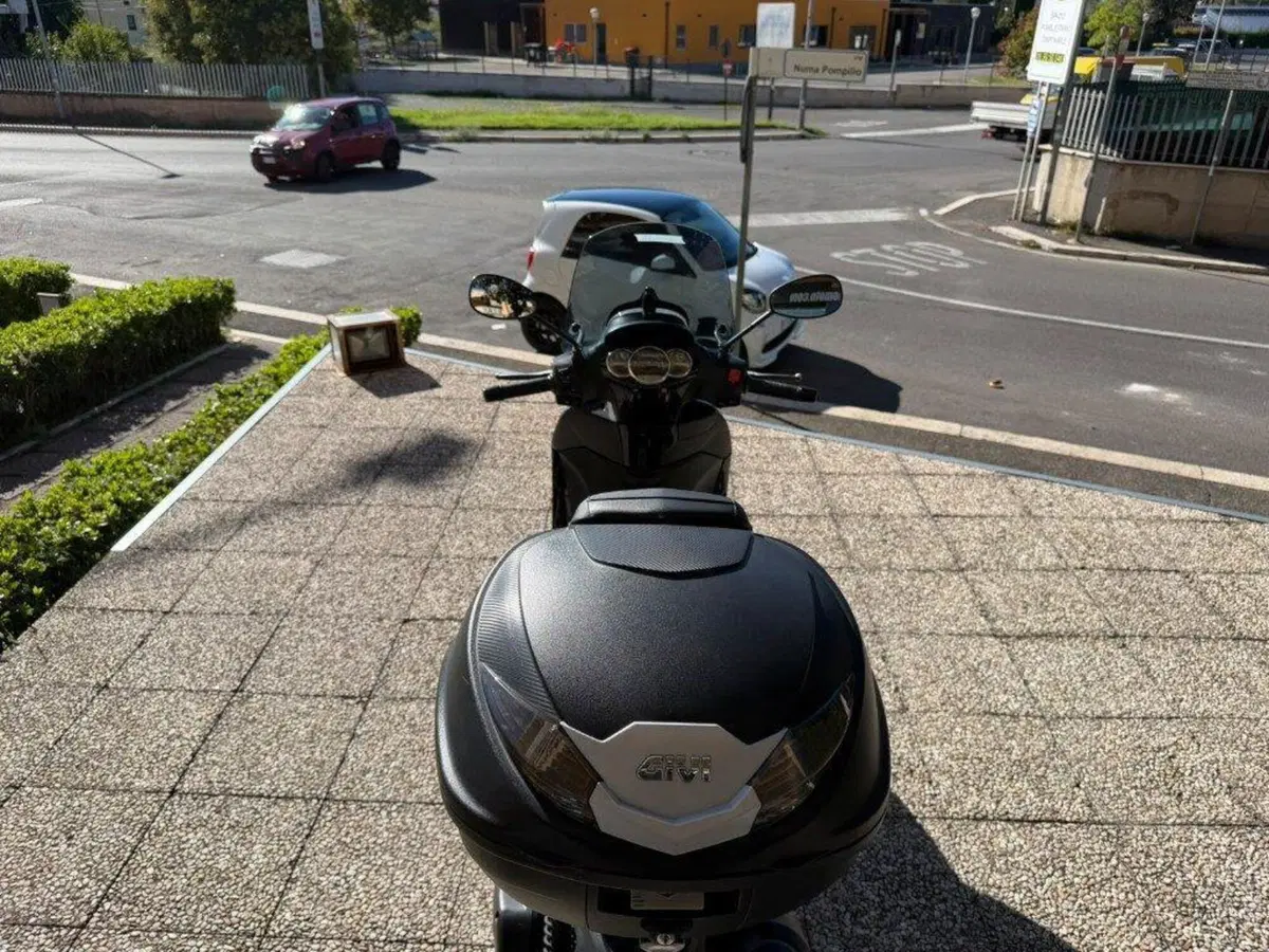Piaggio Beverly 300 S i.e. ABS-ASR (2016 - 20) (8)