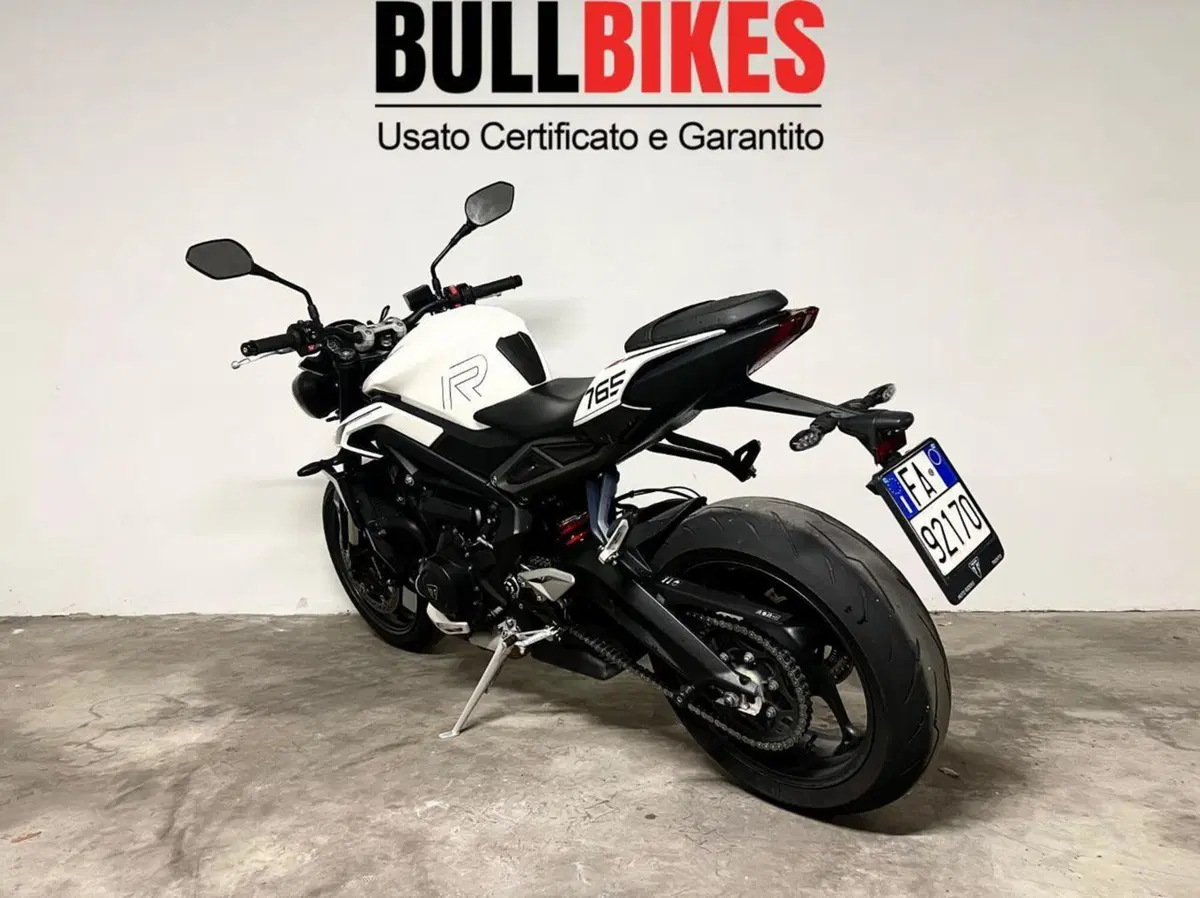 Triumph Street Triple 765 R (2023 - 26) (3)