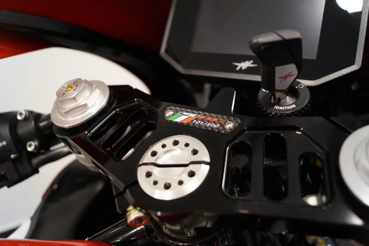 MV Agusta F3 800 RC (2022 - 25) (9)