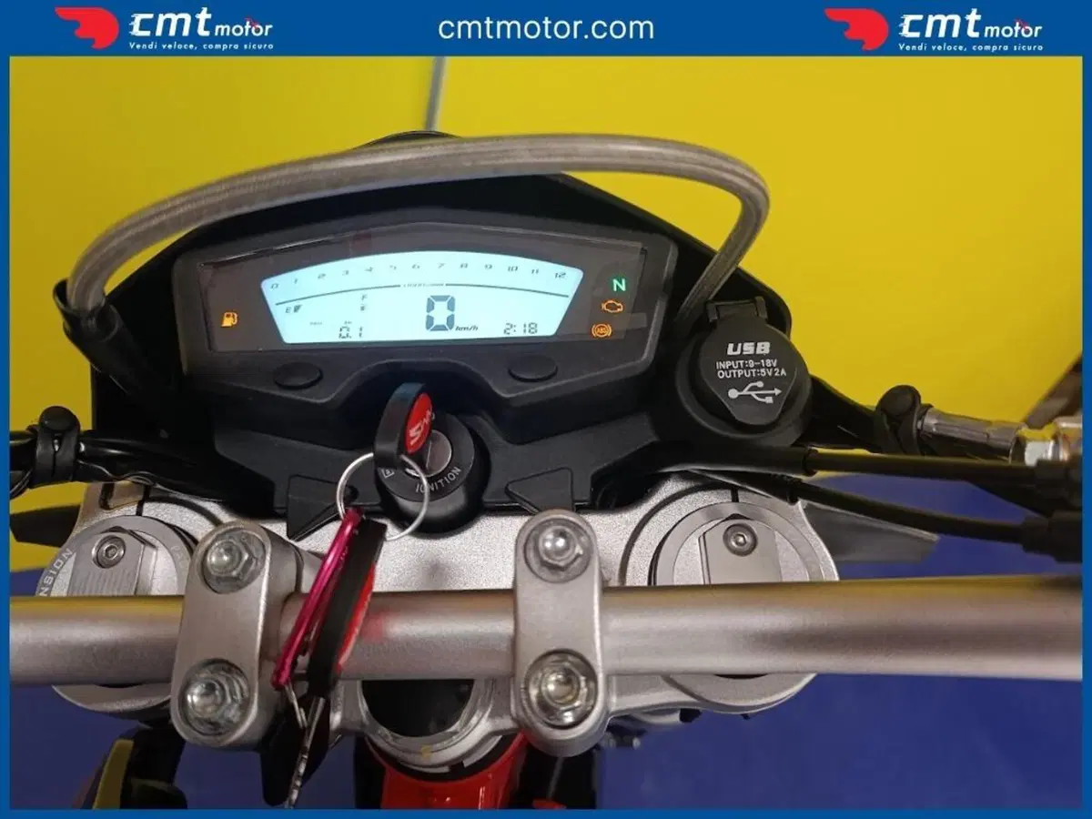Swm SM 125 R (2025 - 26) (5)