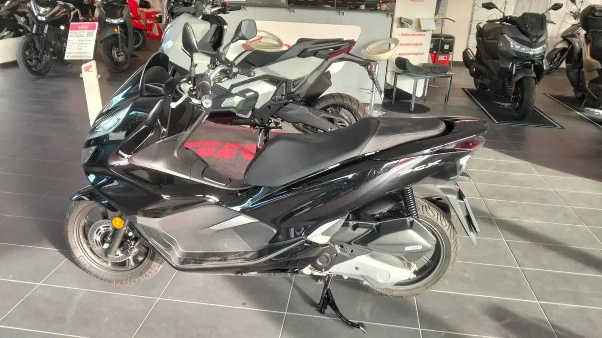Honda PCX 125 (2017 - 18) (3)