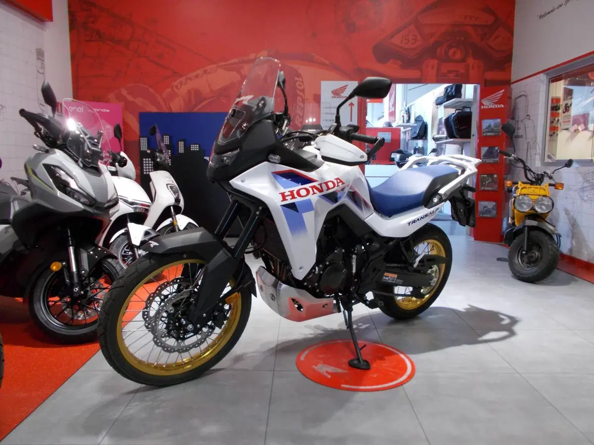 Honda Transalp XL750 (2026) (2)
