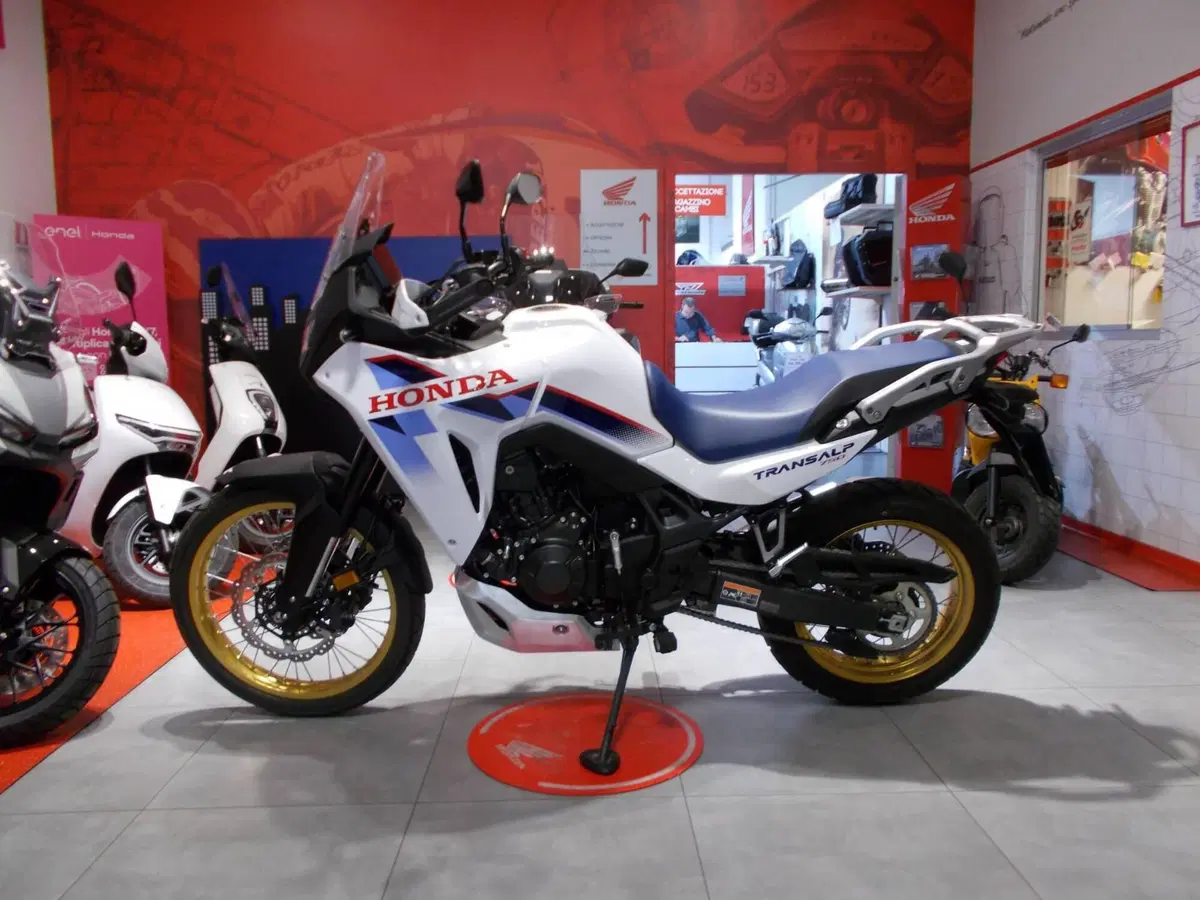 Honda Transalp XL750 (2026) (4)