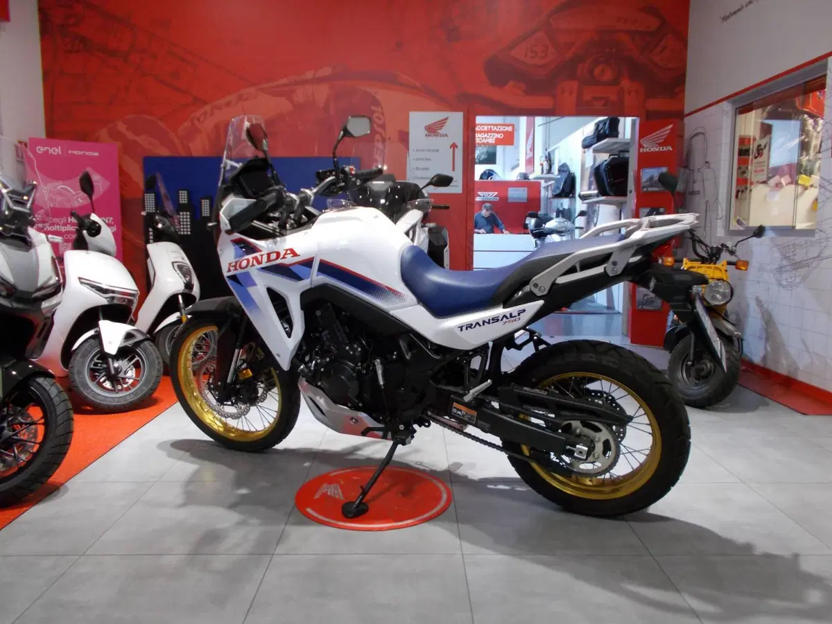 Honda Transalp XL750 (2026) (5)