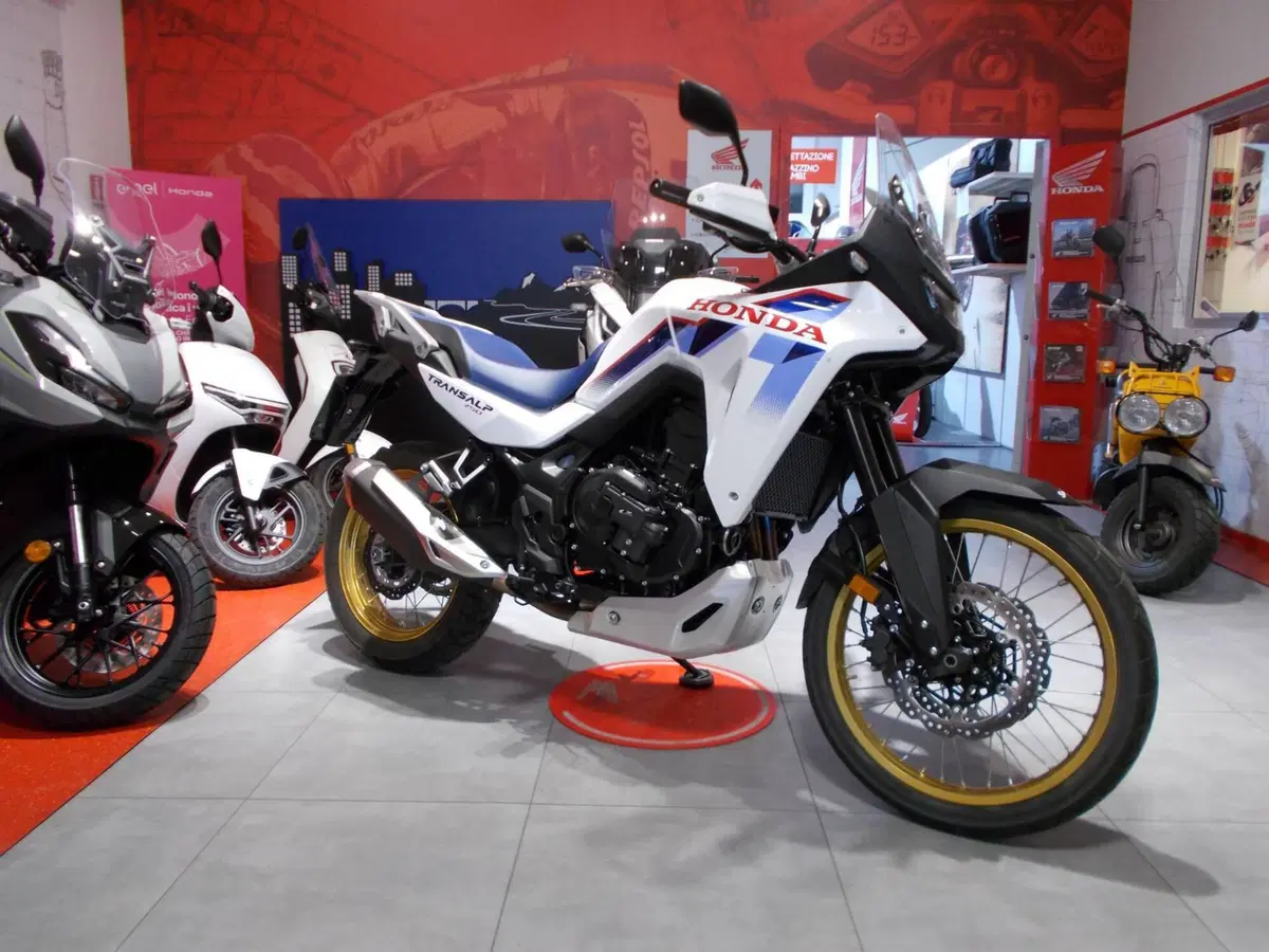 Honda Transalp XL750 (2026) (8)