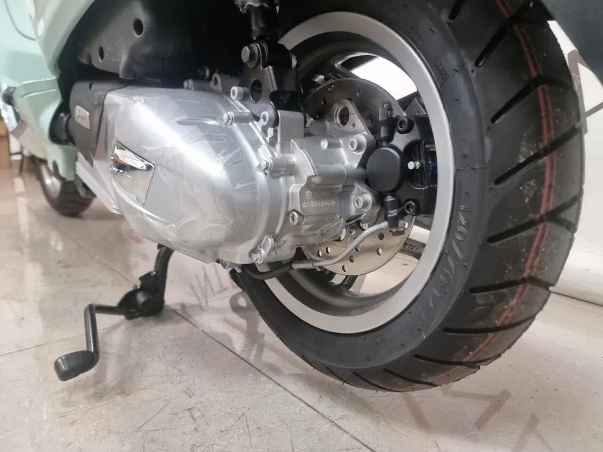 Vespa Primavera 150 (2026) (8)