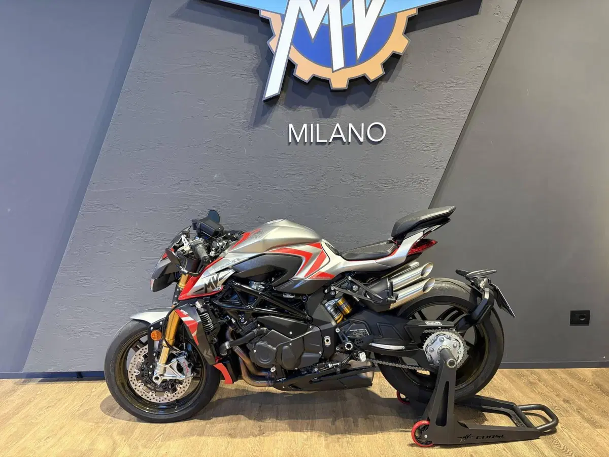 MV Agusta Brutale 1000 Nurburgring (2021 - 23) (2)