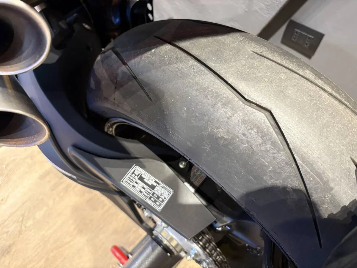MV Agusta Brutale 1000 Nurburgring (2021 - 23) (7)