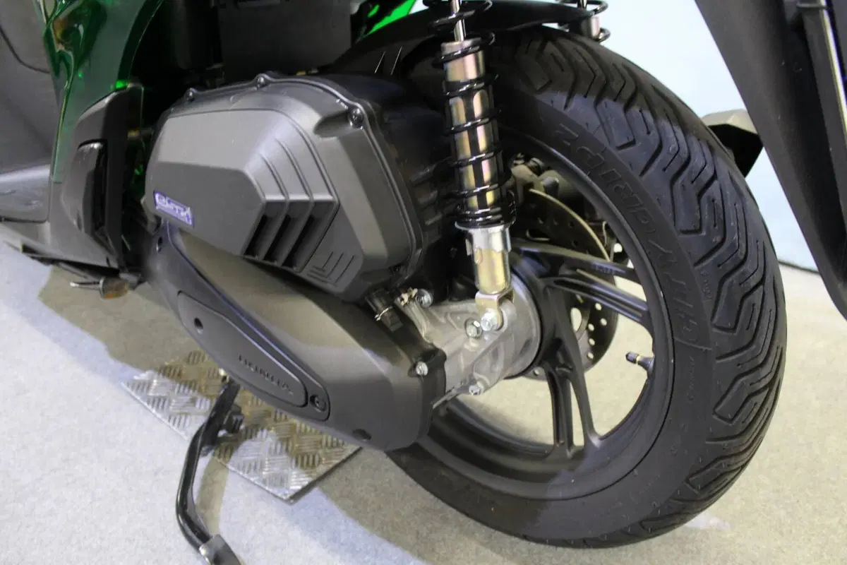 Honda SH 125i Vetro (2024 - 25) (17)