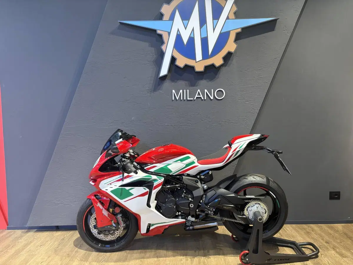 MV Agusta F3 800 RC (2022 - 25) (2)