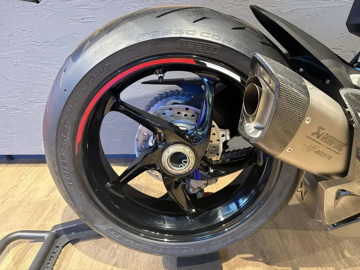 MV Agusta F3 800 RC (2022 - 25) (9)