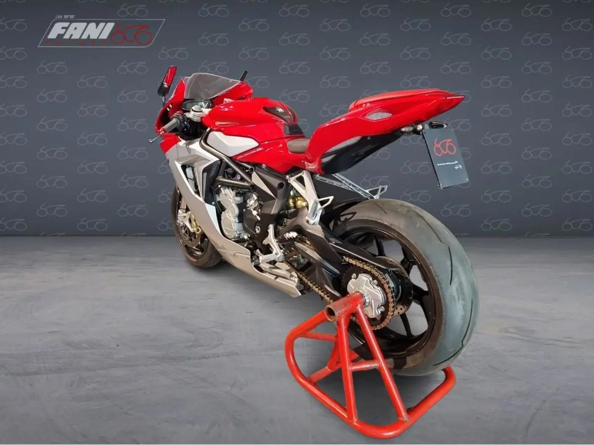 MV Agusta F3 675 (2011 - 15) (4)