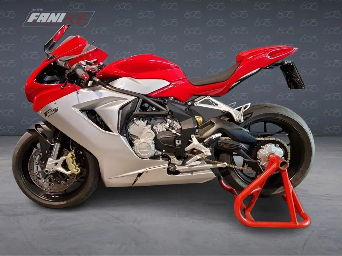 MV Agusta F3 675 (2011 - 15) (3)