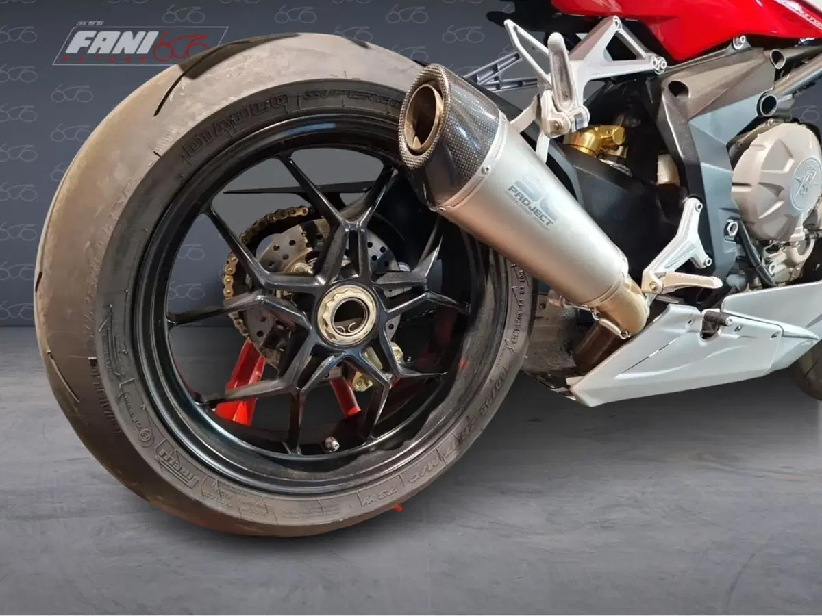 MV Agusta F3 675 (2011 - 15) (6)