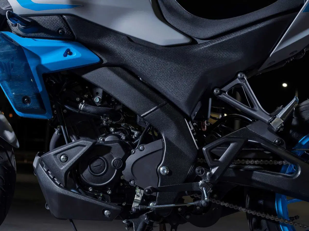 Yamaha svela la nuova generazione della MT-125 per il 2027 (2)