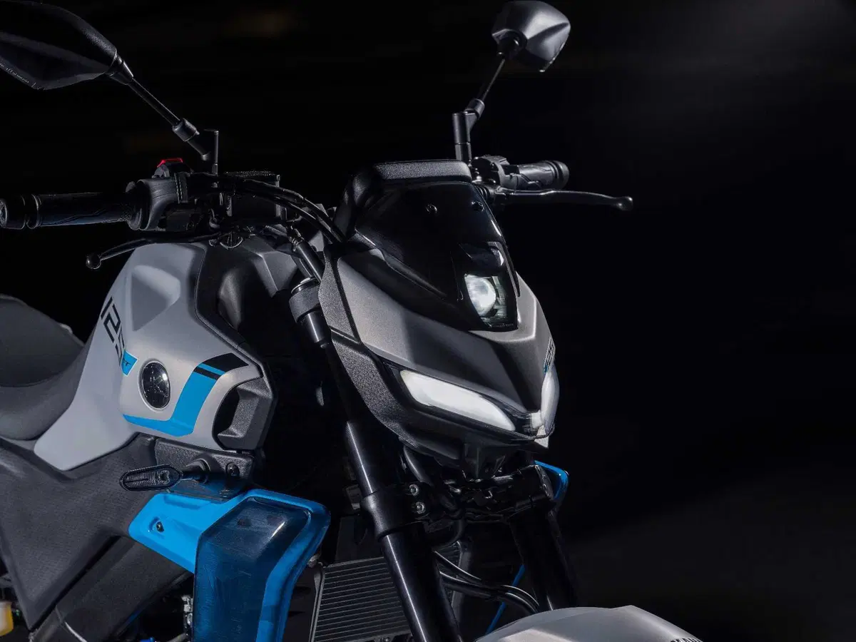 Yamaha svela la nuova generazione della MT-125 per il 2027 (7)