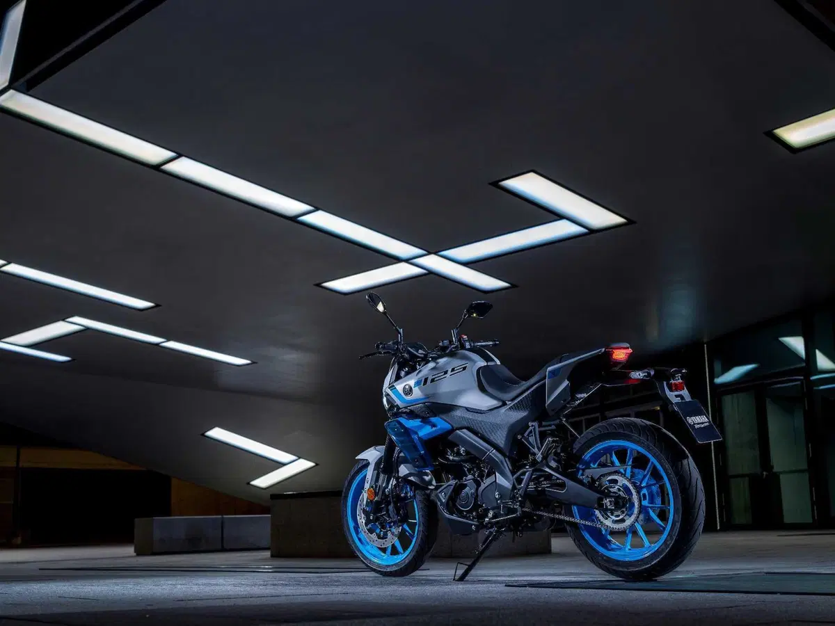 Yamaha svela la nuova generazione della MT-125 per il 2027 (8)