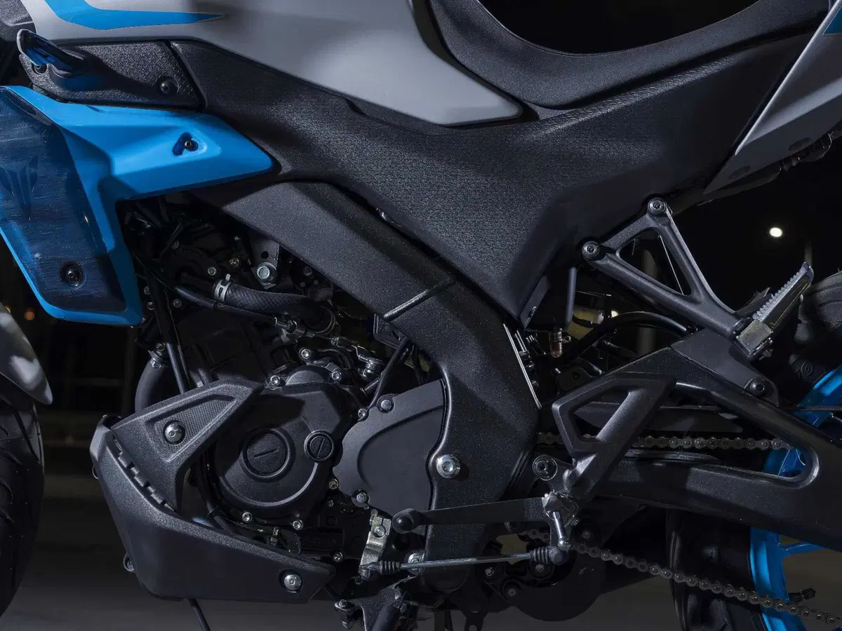 Yamaha svela la nuova generazione della MT-125 per il 2027 (11)